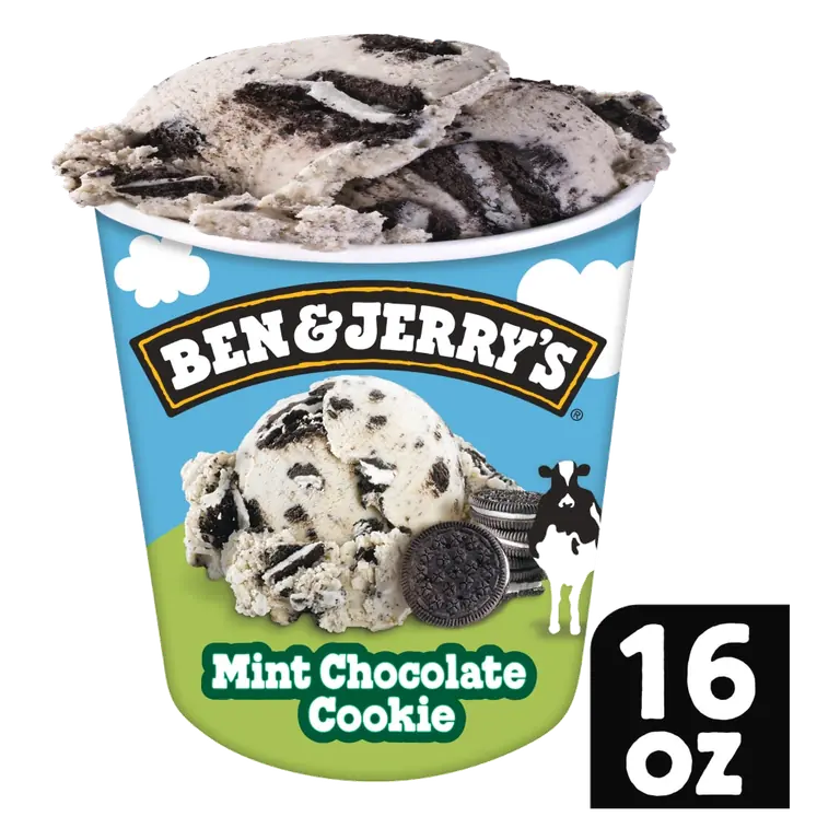 Mint Chocolate Cookie Peppermint Ice Cream with Chocolate Sandwich Cookies