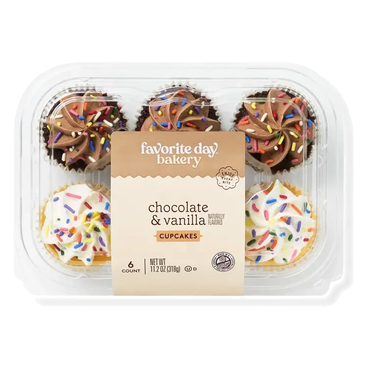 Chocolate and Vanilla Assorted Classic Cupcakes - 11.2oz/6ct - Favorite Day™