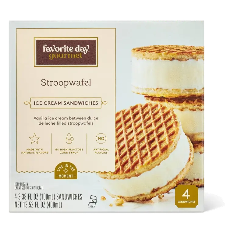 Vanilla Stroopwafel Ice Cream Sandwich with Dulce de Leche Filling - 13.52 fl oz/4ct - Favorite Day™