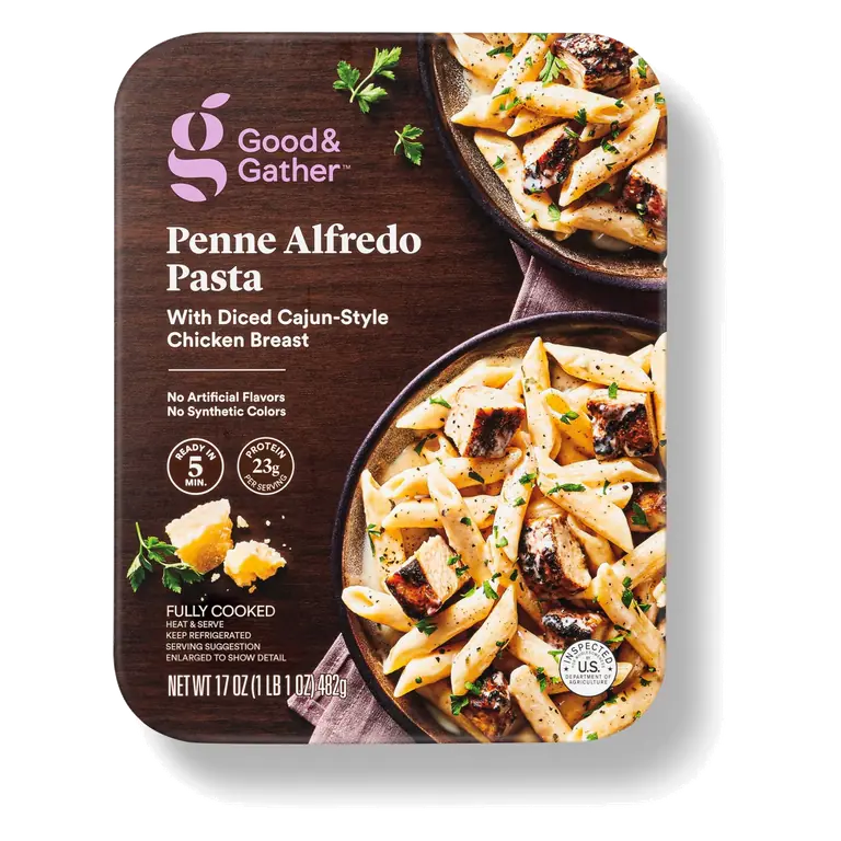 Penne Alfredo Pasta with Diced Cajun-Style Chicken Breast