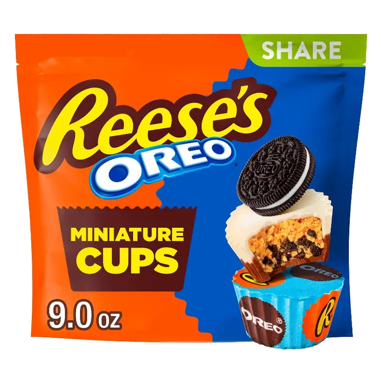 Reese's with OREO Milk Chocolate and White Crème Peanut Butter Cups Candy, 9oz